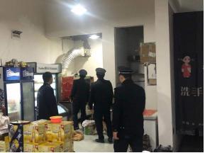 天元城管整治夜宵扰民现象