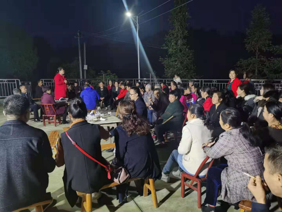 天元区雷打石镇：屋场夜话，家门口开展党史学习教育
