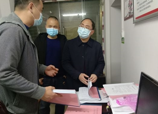 戴求兵到社区督查疫情防控工作
