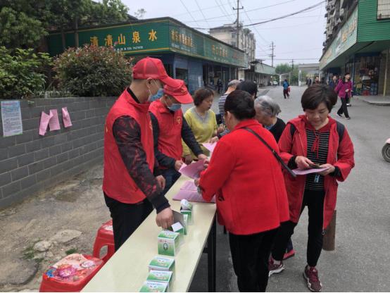 新滩镇街道开展第32个爱国卫生月活动