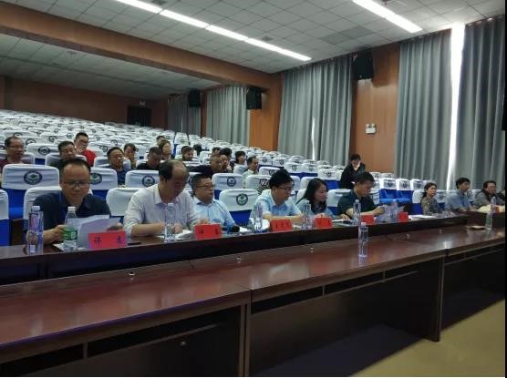 班子筹建与学校建设同步推进