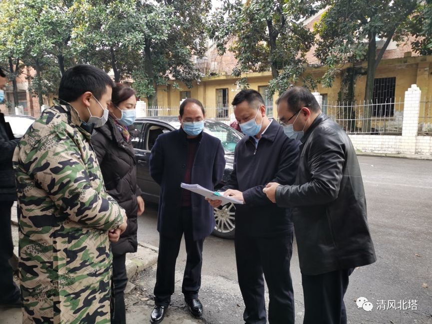 杨映林、戴求兵深入状元洲街道督查指导小区防疫及企业复工复产工作