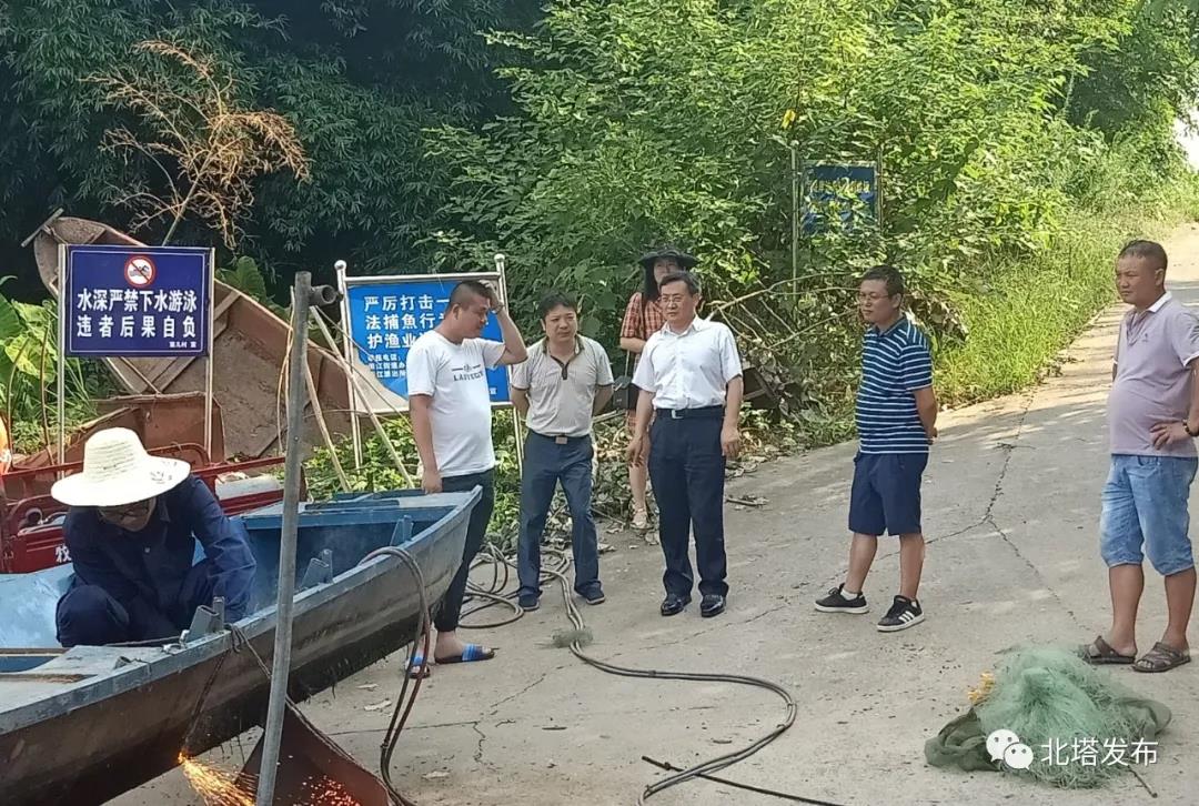 维护生态平衡 依法拆解“三无”船舶