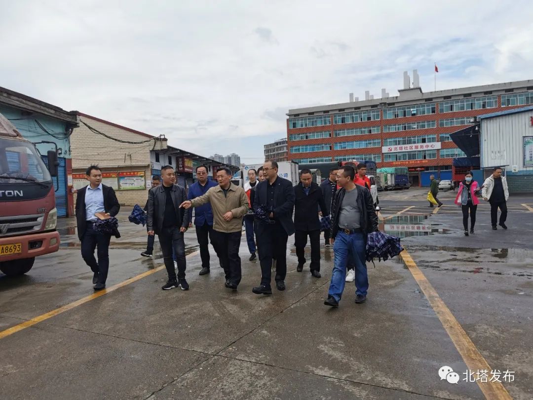 摸实情 找问题 促整改——刘贻银一线督导国卫复审工作