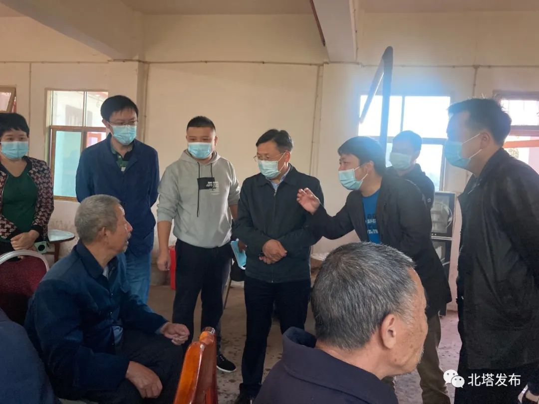 又逢重阳日 殷殷敬老情