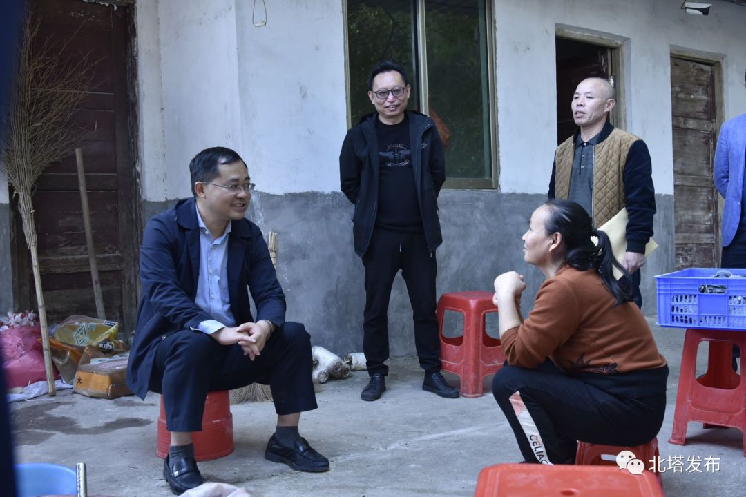访农户 进基地 全力奋战脱贫攻坚
