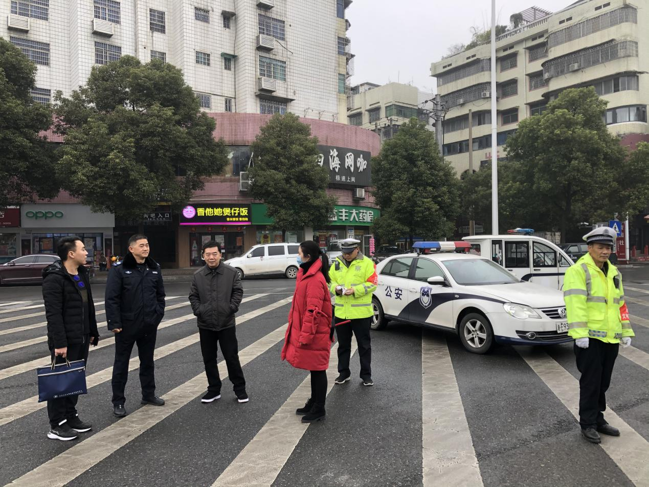 北塔区开展旅游包车安全专项整治行动