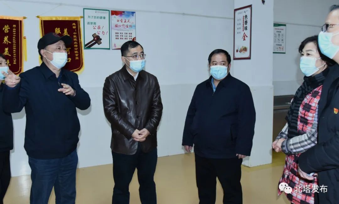 春节送慰问 情暖敬老院
