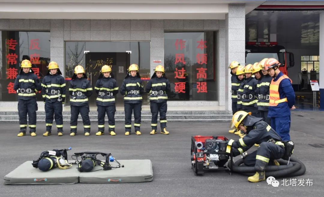多图来袭！快来瞧瞧消防员小哥哥们花样练体能！