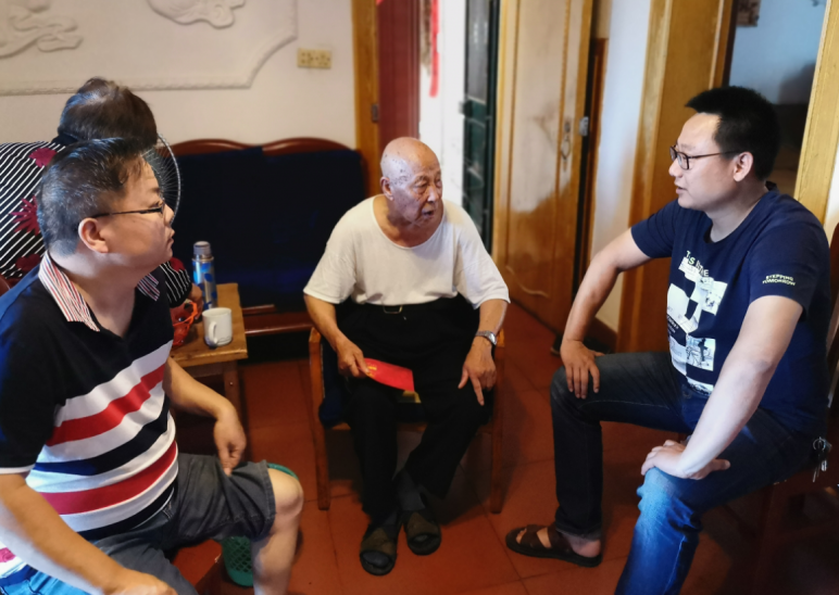 河東大堤事務(wù)中心開展“七一”節(jié)前慰問活動