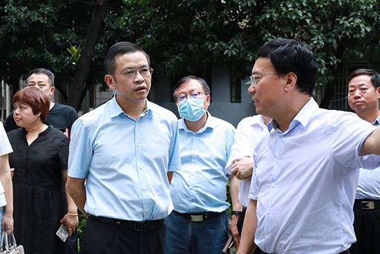 陈爱民现场调度一医院生命急救绿色通道建设工作