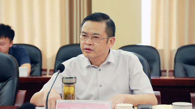 陈爱民:站稳第一方阵 全力构建全区大统战工作格局