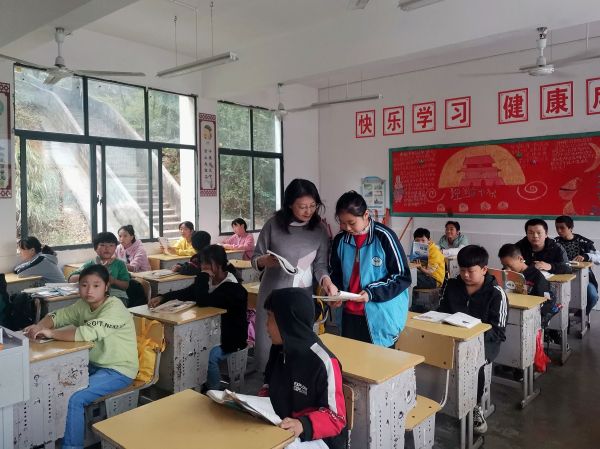 【湘潭日報(bào)】他倆把家安在了支教路上