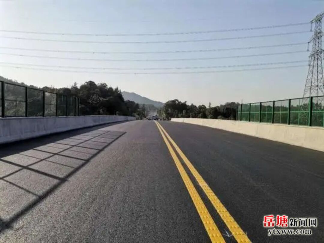 岳塘區(qū)X157道路提質(zhì)改造工程分段交工驗收