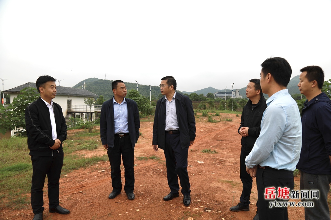 陈爱民督查仰天湖大堤防汛工作