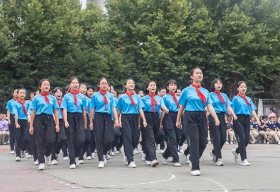 湘钢二中举行初一年级广播体操比赛