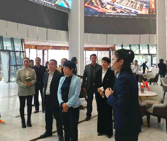 湖南理工职业技术学院到岳塘国际商贸城开启校企合作