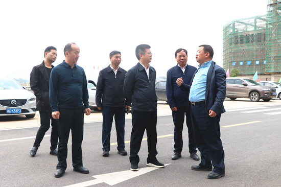 何俊峰调研指导湖南优质特色农产品展销平台建设工作