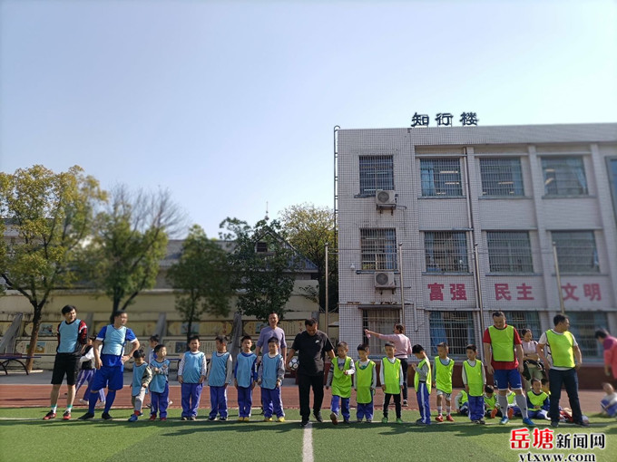 湘钢一校举行第九届校园足球联赛