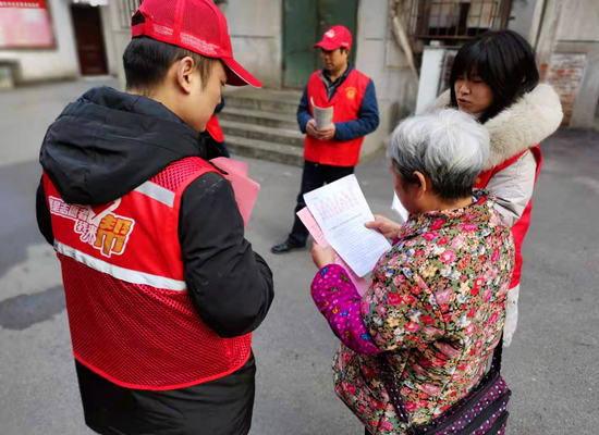 牡丹社區(qū)組織志愿者開展道路交通安全宣傳活動(dòng)