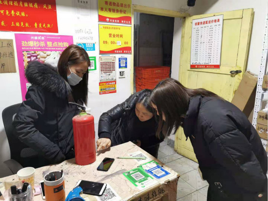 霞光社區(qū)開展居民樓棟地下車庫安全專項督查