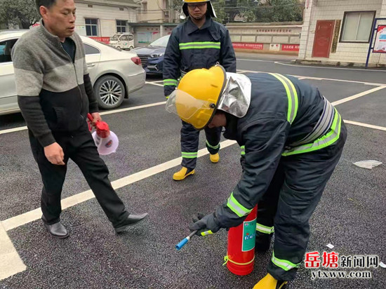 東坪街道加強指導農(nóng)村志愿消防隊伍建設(shè)