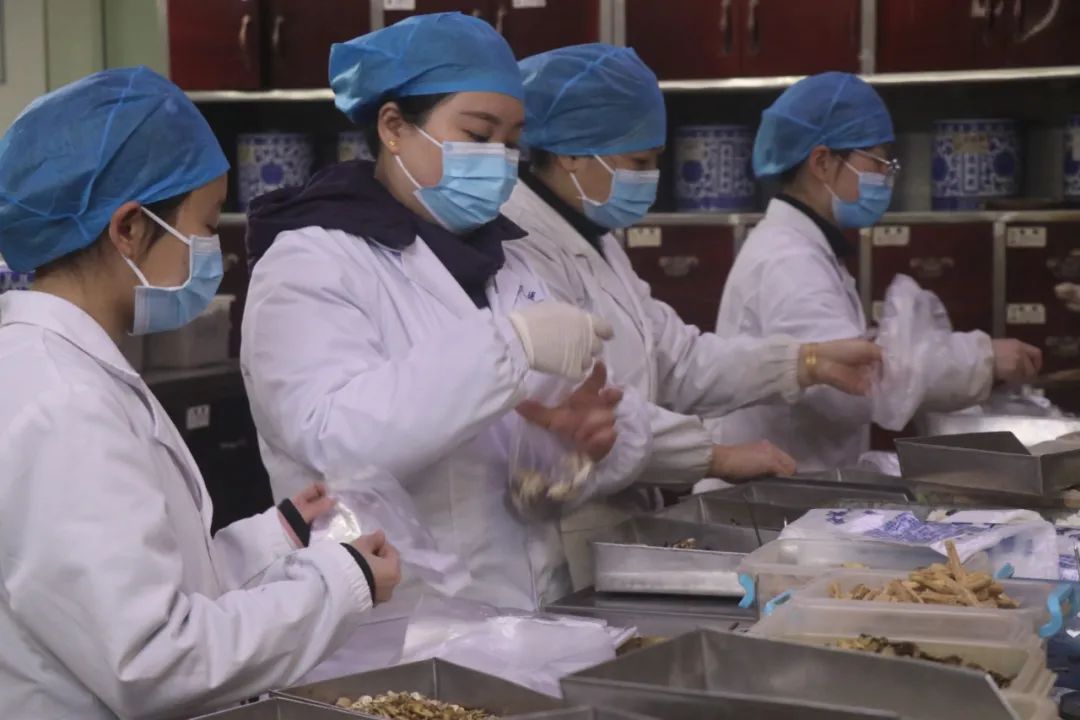 【众志成城 抗击疫情】中医抗疫勇作为