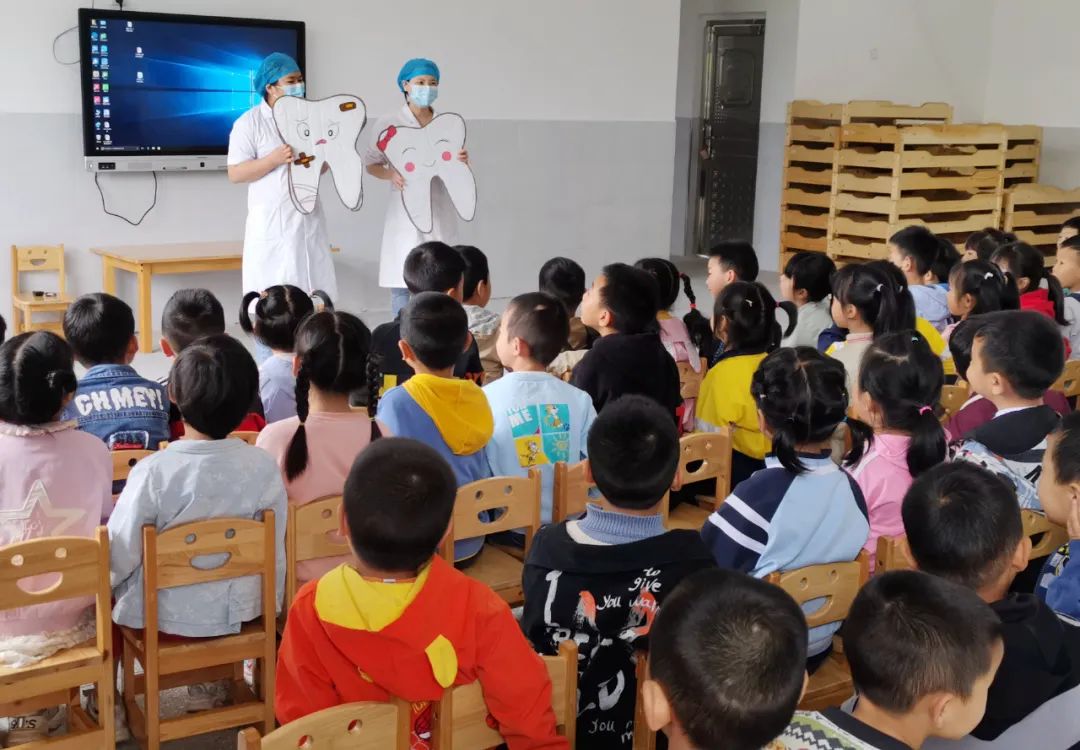 开展儿童牙齿涂氟防龋活动，提升口腔健康水平