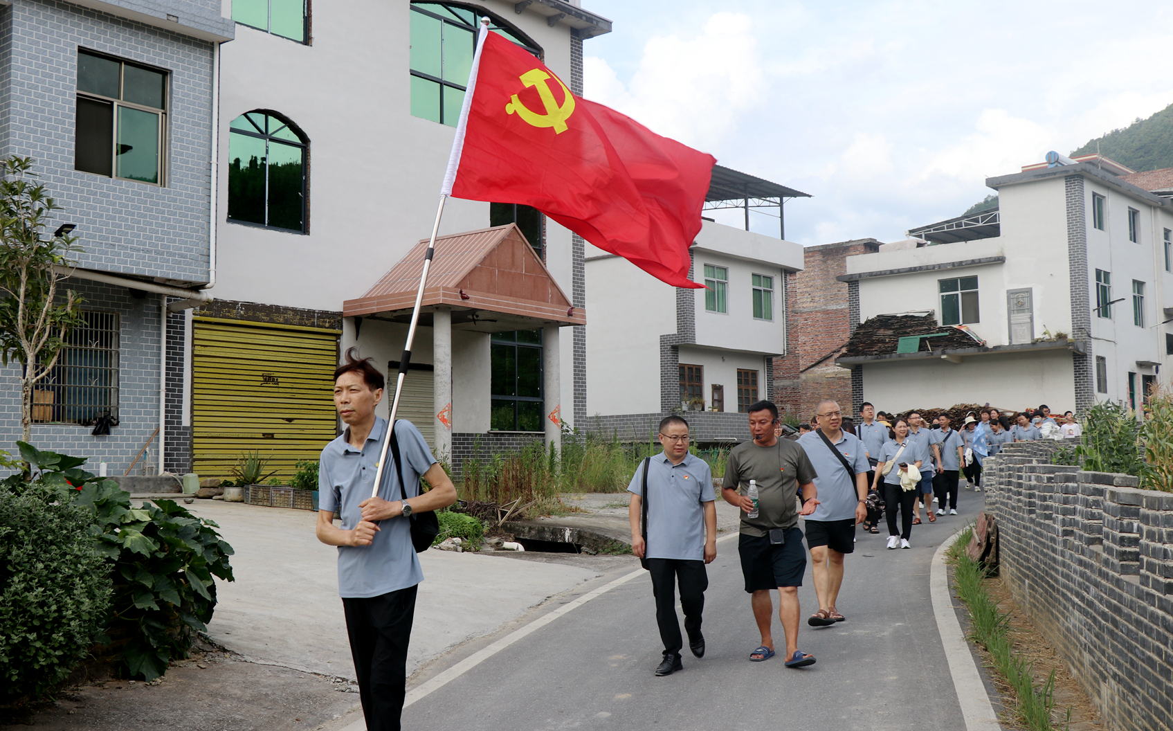 汝城县中医医院：重走长征路 汲取奋进力量