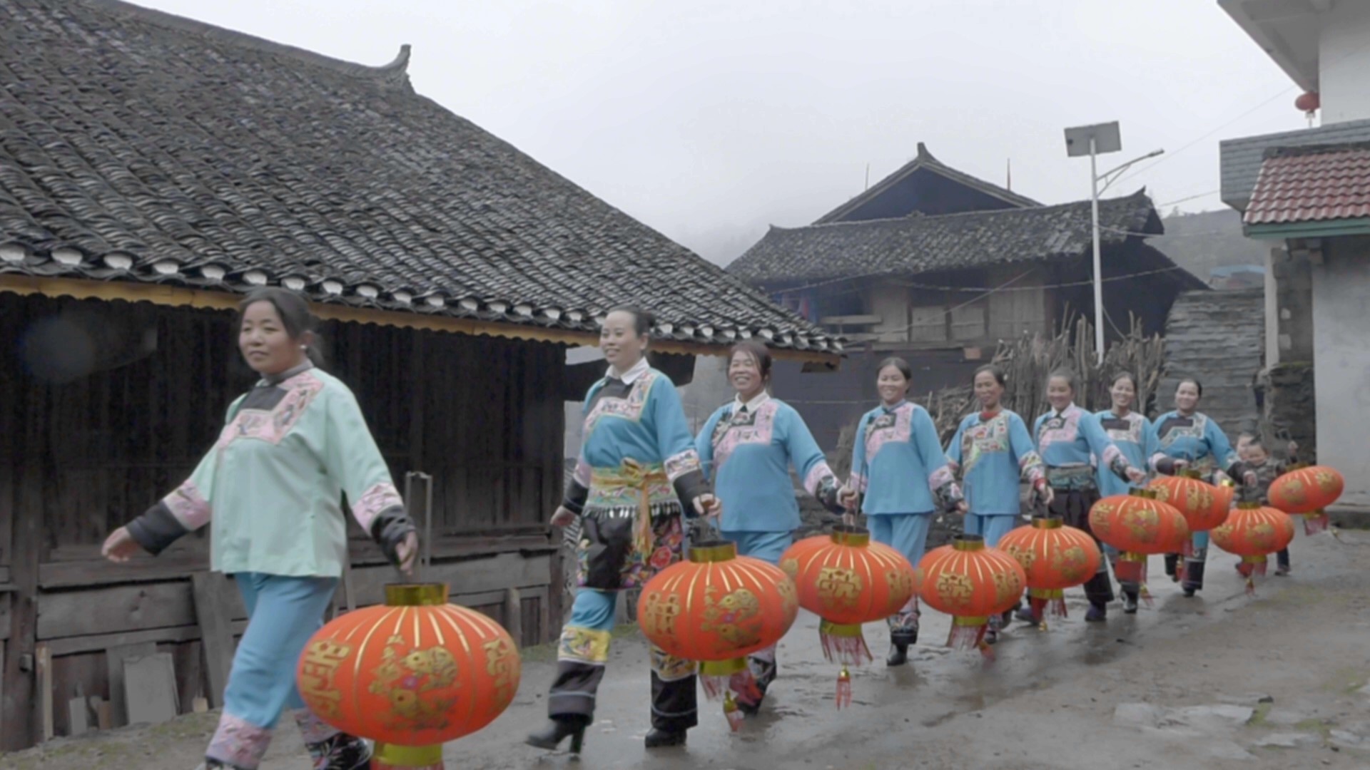 （组图）神秘湘西过大年：茶乡苗寨迎新年