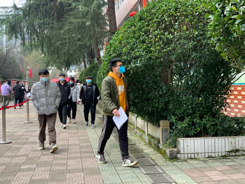向加茂一行深入古丈县一中视察新高考适应性考试工作
