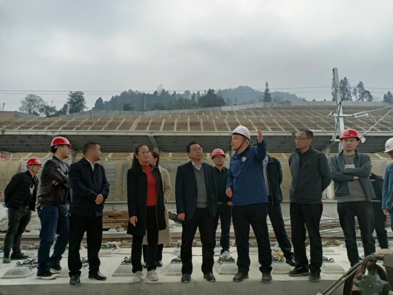 邓晓东深入古丈重大项目建设施工现场调研