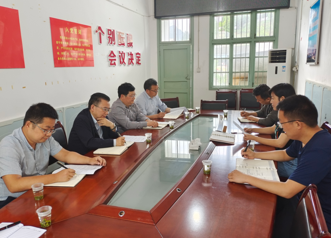古丈县委书记邓晓东调研指导镇党委换届工作