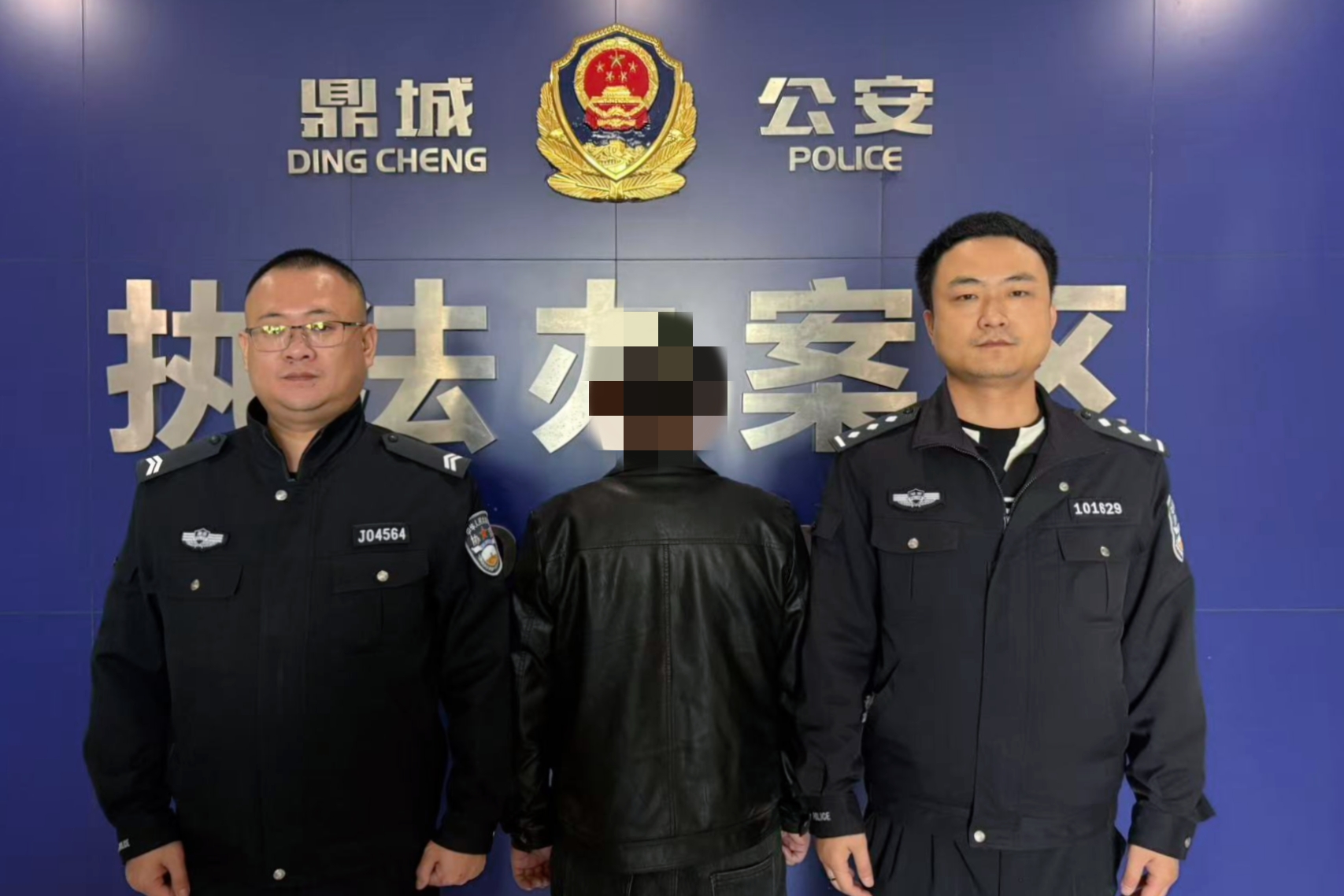 一男子多次“拉车门”盗窃被刑拘