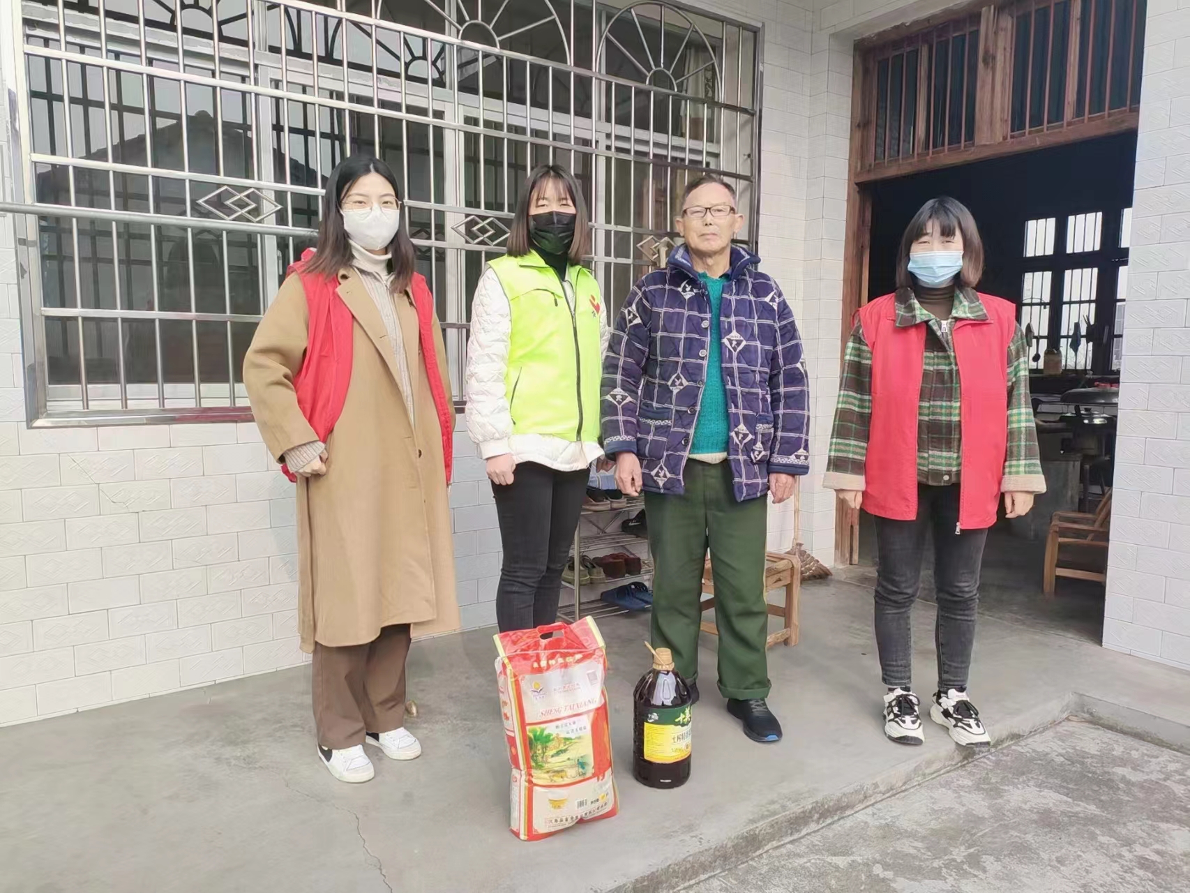 谢家铺镇：开展“暖民心 送温暖”春节慰问活动