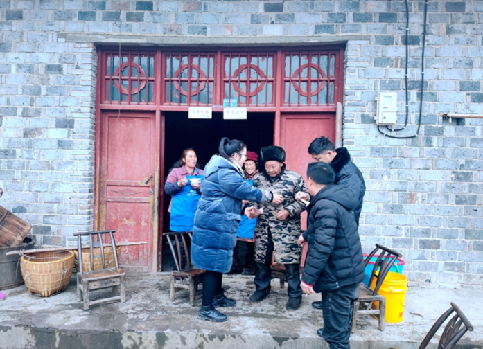 兴隆街道：节前走访慰问 情暖困难党员