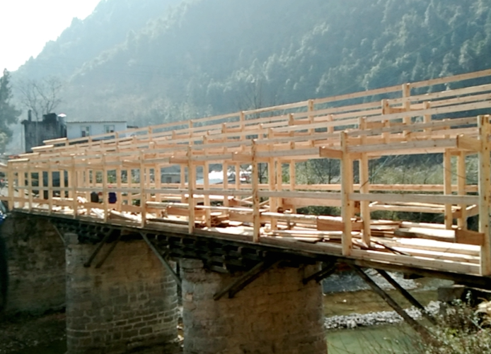 龙山：一件提案助推凉亭桥焕新