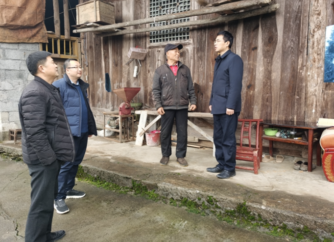麻超深入农车镇走访慰问