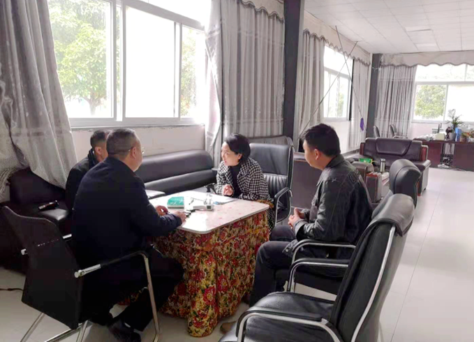 李冬梅深入工业企业调研
