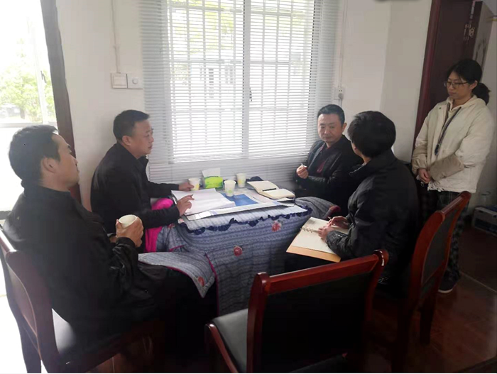 县财政局基层调研解难题