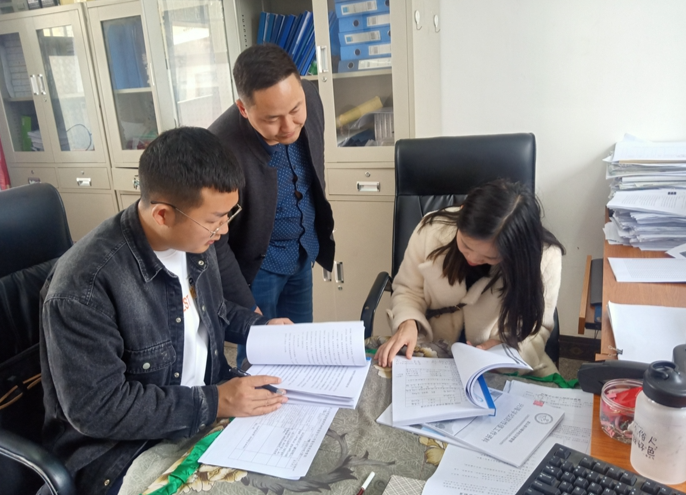 兴隆学校接受师德师风和校园安全工作专项督查