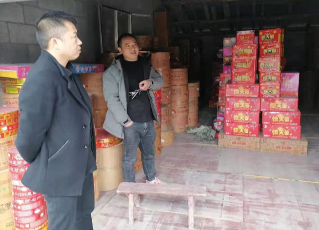 洗洛镇开展烟花爆竹规范管理专项检查工作