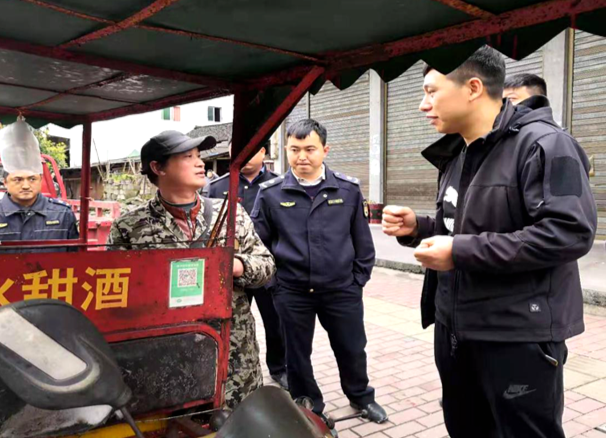 龙山：市监局里耶分局开展联合执法行动规范校园食品安全管理