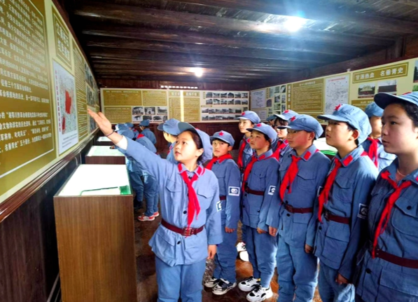 茨岩塘中心小学：传承红色基因  “三员”齐学党史