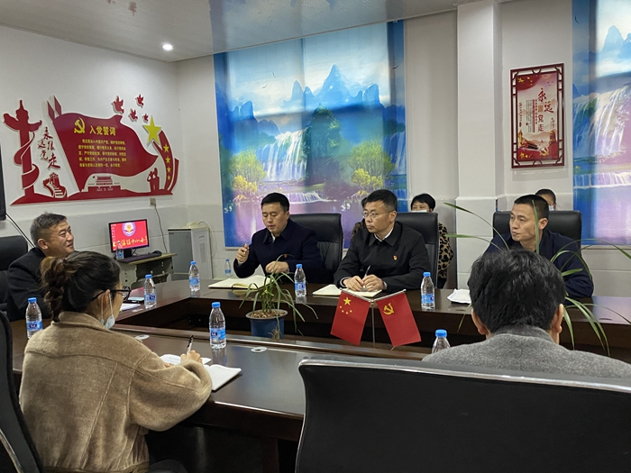陈忠耀调研学校党建暨师德师风和校园安全工作