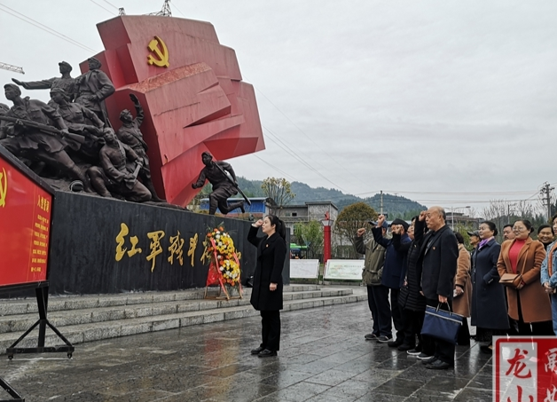 县接待事务中心退休老党员开展党史教育实践活动