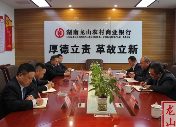 我为群众办实事 I ​县法院开展“为民办实事·送法进企业”活动