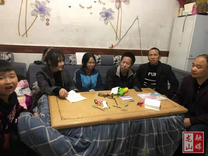 龙山一中师德师风和校园安全工作工作掠影