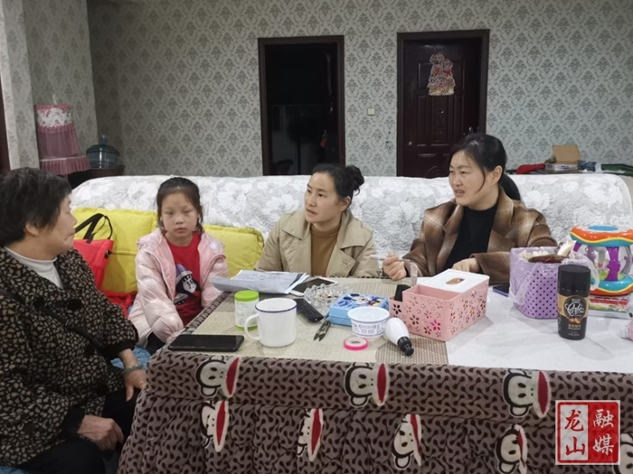 【我为群众办实事】走进女生家庭 关爱女生成长