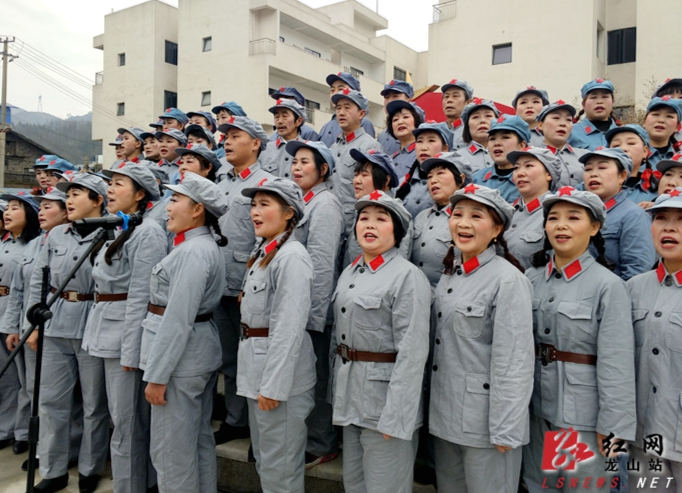 茨岩塘镇：村民唱红歌忆红军迎新年
